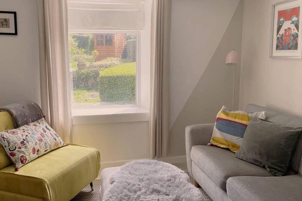 Cosy 2-Bedroom Family Cottage Centrally Located. Leedstown 外观 照片